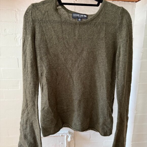 Design Lab 100% Cashmere Sweater w/ Bell Sleeves Size M - Picture 1 of 4